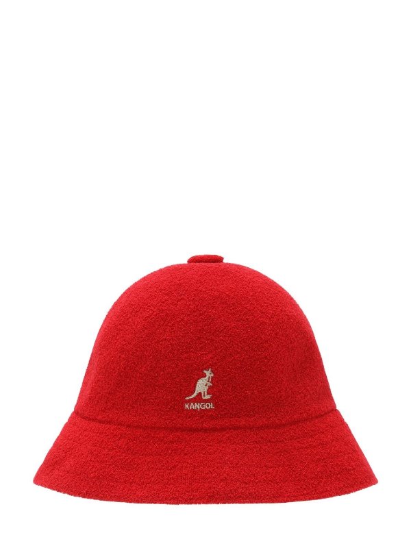红色毡毛渔夫帽
