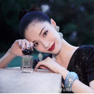 Armani 私藏新香 沿袭东方优雅 收王子文 钟楚曦同款苏州牡丹