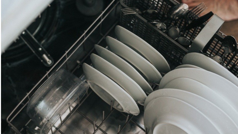 法国洗碗机清洁剂哪一款最好用｜用了这些清洁剂，碗和杯子洗完超干净还亮！