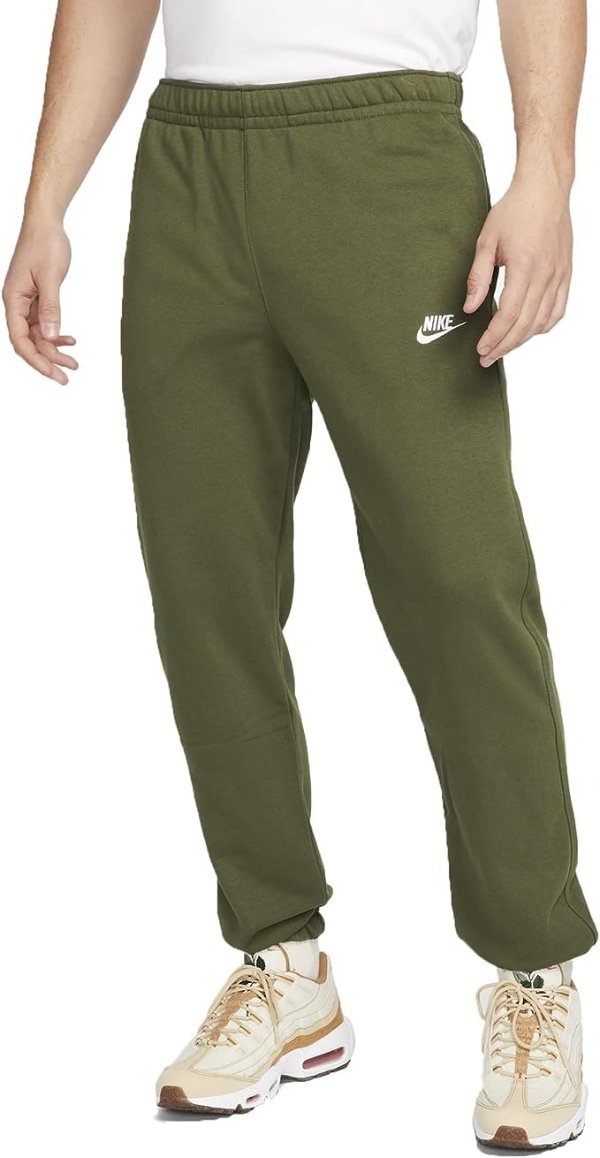 橄榄绿运动裤