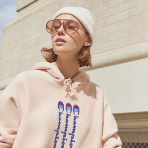 Urban Outfitters Champion 合作款上新热卖