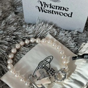 Vivienne Westwood 西太后新品降价 土星耳钉$137