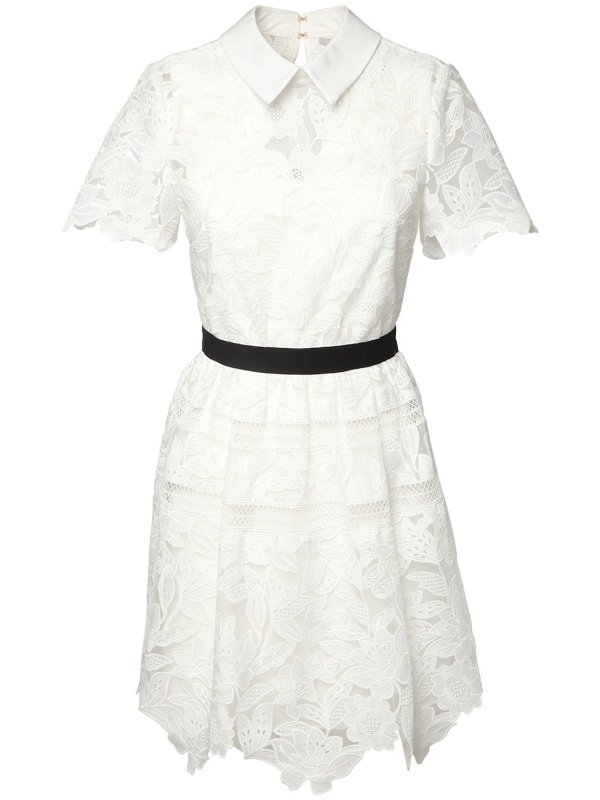 白色蕾丝连衣裙