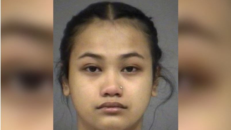 网恋风险高！密西沙加18岁女子被指控，持刀抢劫多名网上认识的男子！