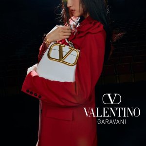 Valentino华伦天奴大促 抄底价收经典铆钉系列美鞋、包包等