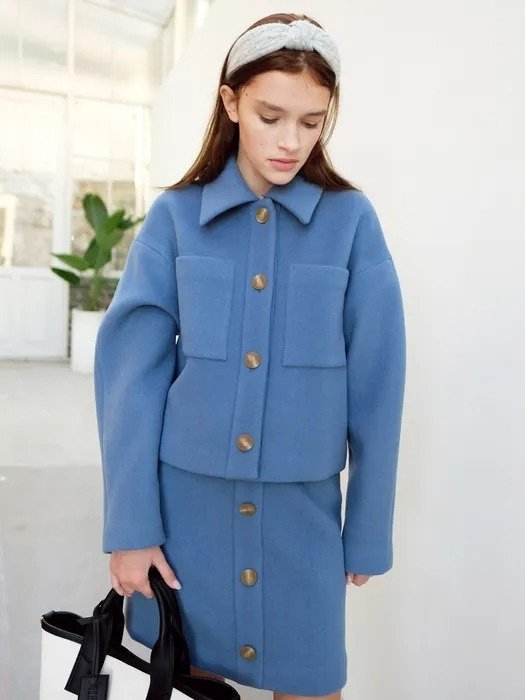 蓝色短款羊毛外套