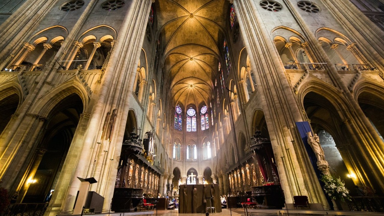 巴黎圣母院360°沉浸式游览，坐在家里也可以欣赏到完整的圣母院！