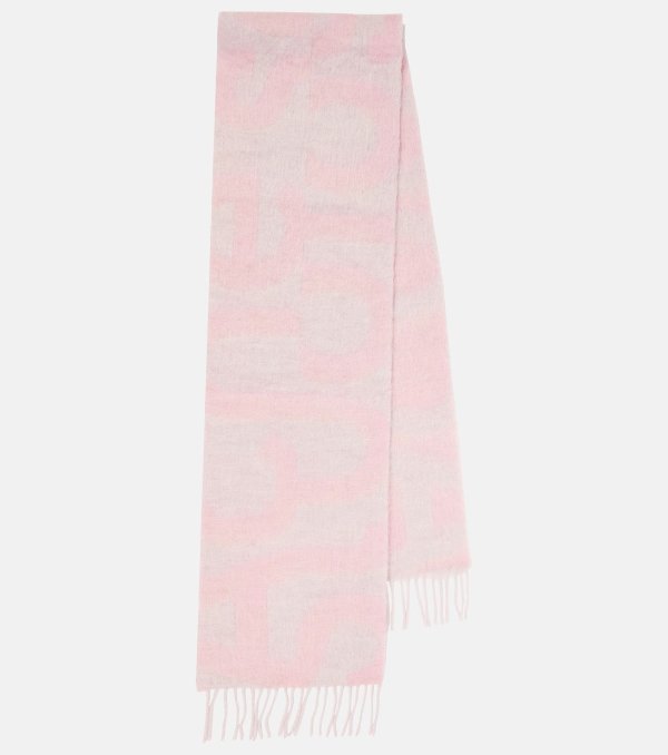 粉色羊毛围巾
