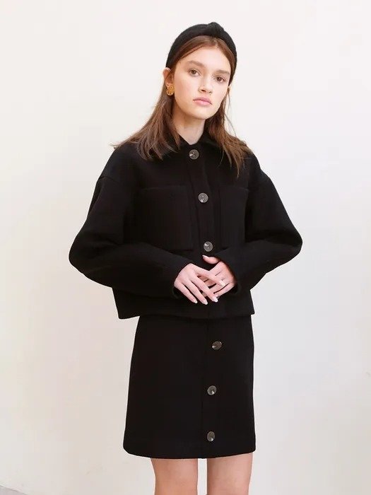 黑色羊毛短款外套