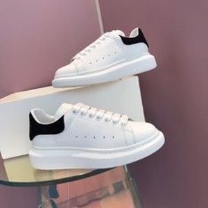 Suitnegozi 鞋靴闪促 €300入麦昆小白鞋 €330入麦昆厚底鞋