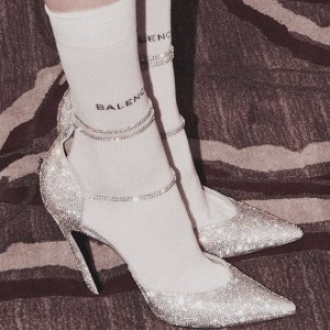 Balenciaga 时尚大促 收老爹鞋、袜子鞋€455、新款斜挎包€350