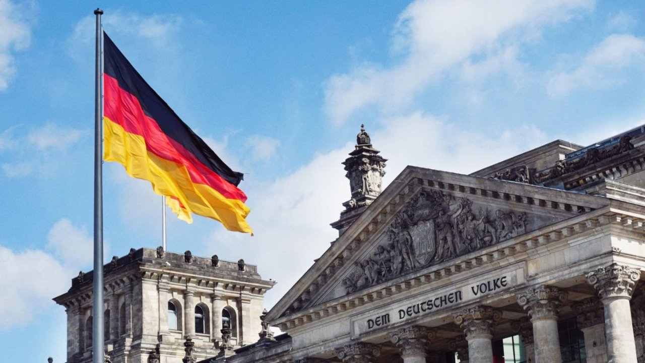2024德国旅行签证办理全攻略 - 表格填写、预约准备、递交材料