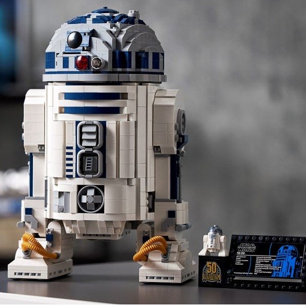 R2-D2™大型机器人 75308 | 星战