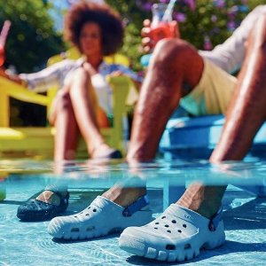 超后一天：Crocs 洞洞鞋周末狂欢价 夏日好伴侣