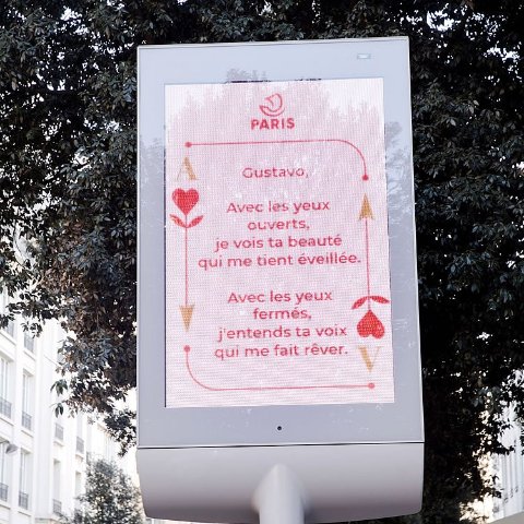 发邮件就有机会入选+2月7日截止！巴黎情人节表白板回归 当着全巴黎人的面表白 简直不能再浪漫