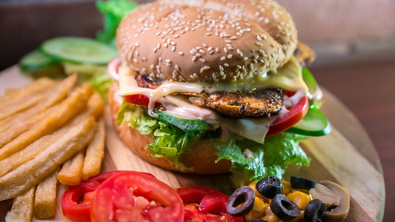 加拿大快餐店的鸡肉汉堡排名出炉，第一名你绝对猜不到！