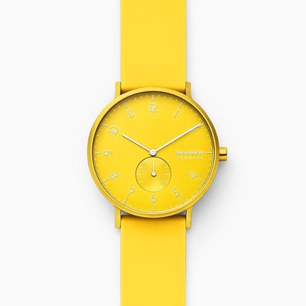 亮黄色手表