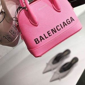 Balenciaga 明星单品专场 收T恤、袜子鞋、机车包