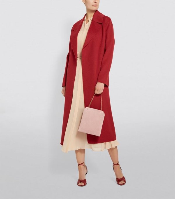 红色款浴袍大衣