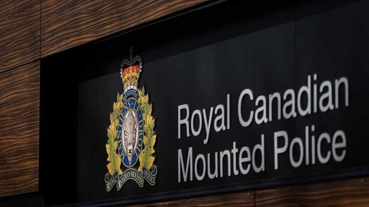 太惨！加拿大12岁男孩因网络色情勒索自杀身亡！警方提醒父母如何避免类似悲剧！