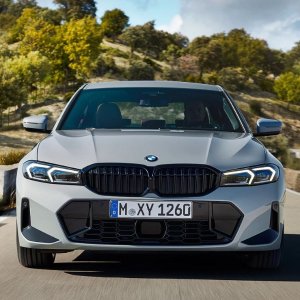 新车亮相 2023款 BMW 3系正式亮相 全新家族内饰设计 叫板奔驰C系