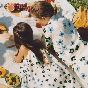 200多个月的宝宝也能穿Uniqlo x Marimekko 24春夏合作款上新 封面裙子$34.9