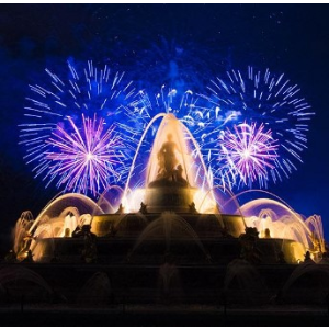 凡尔赛宫大喷泉烟花夜场秀回归 梦幻夏夜 比迪士尼更赞