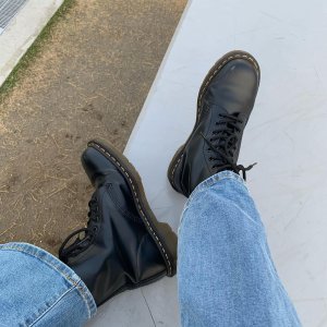 Dr Martens特卖 Quad3孔厚底鞋$277、8孔马丁靴$224