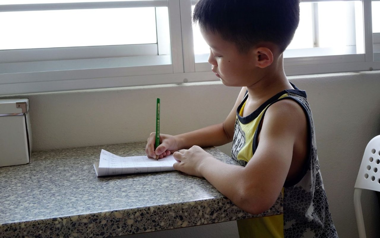 孩子写中文作业磨磨蹭蹭怎么办？（一）