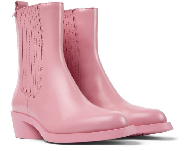 Bonnie 粉色靴子