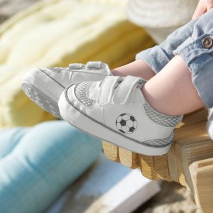 宝宝的第一双鞋！学步期也能穿 Adidas、Crocs凉鞋全都有