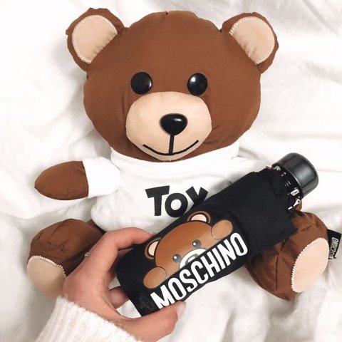 独家：Moschino 小熊雨伞罕见闪促集潮流可爱于一身的雨伞全部8折€66即