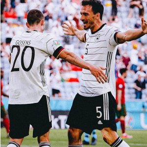 Prime Day 狂欢价：Adidas 德国队欧洲杯球衣 和你pick的球队get同款～