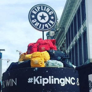 超后一天：Kipling 猩猩包等促销 清新蓝斜挎包$43.7 夏日出行好伙伴