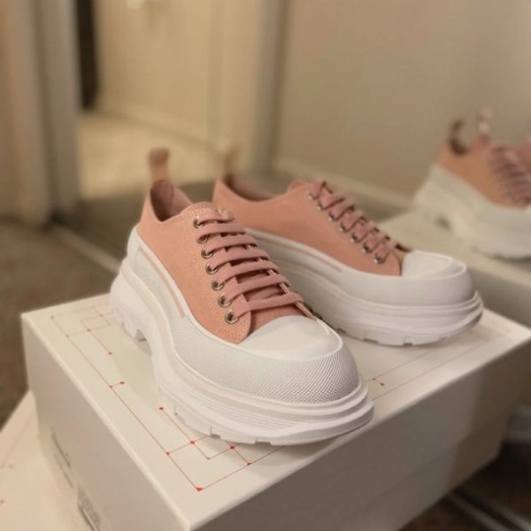 粉色厚底靴