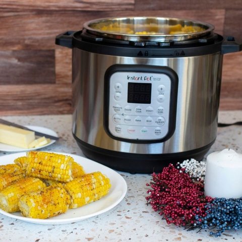 经典容量特价€89Instant Pot 智能电压力锅 烹饪加速70% 连压力锅都省了！