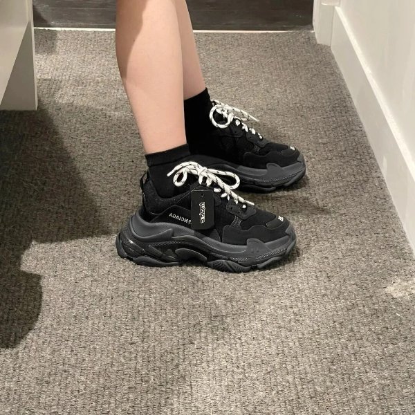 BALENCIAGA Triple S 老爹鞋