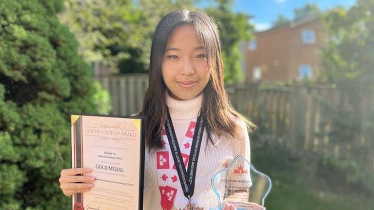 万锦华裔女孩的新发明荣获最佳青年发明家奖，为上肢残疾者使用电脑提供便利！