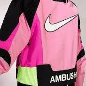 上新：Nike x Ambush 合作款服饰 $110收T恤