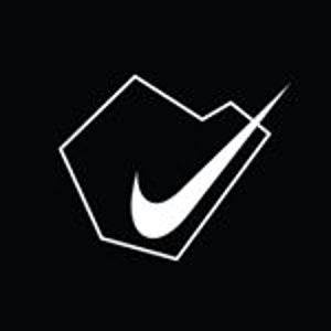 Nike 大促区 Air Max、M2K、热门Tote促销中