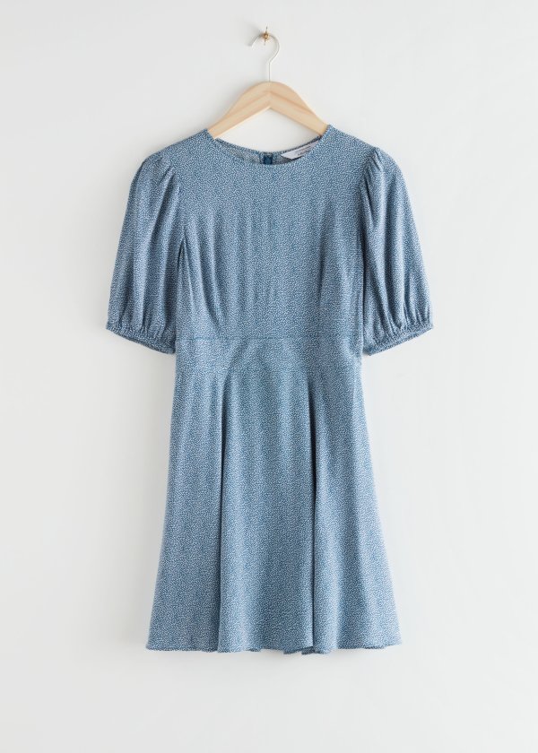 灰蓝连衣裙 