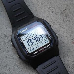 白菜价：Casio W800H-1AV 经典电子运动手表