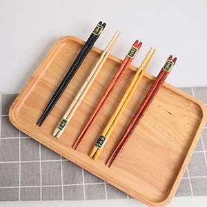 我猜你家筷子很久没换啦 德亚轻松买 收木筷、金属筷、儿童筷