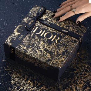 Dior 圣诞限定碎月光瀑布~ 真我、Miss Dior X 艺术家联名绝美！