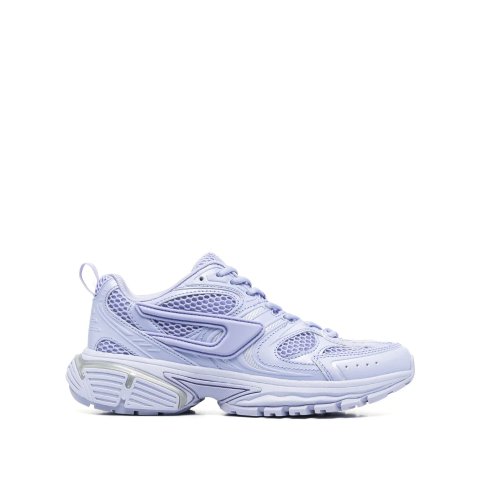 同色系设计低帮运动鞋