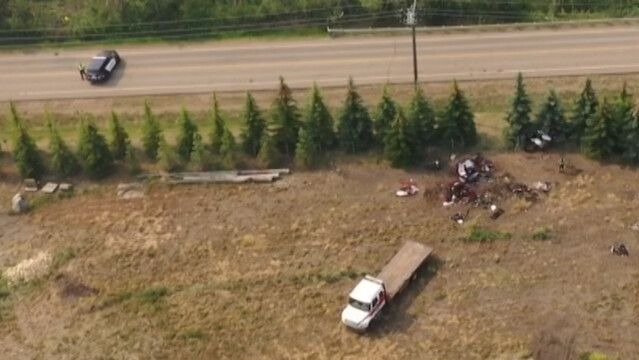 震惊！加拿大一特斯拉超速失控后翻滚数圈，两男一女当场被宣布死亡！