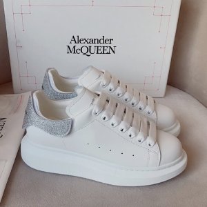 直接7折！经典款全码多！Alexander McQueen 麦昆大促！黑白tread$674、小白鞋$630