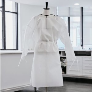 Louis Vuitton 重开高级成衣线 特为医护人员打造防护服