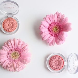 free 7-pc gift   free full-size gift with cheek pop blush