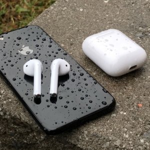 史低价：Apple AirPods 无线蓝牙耳机